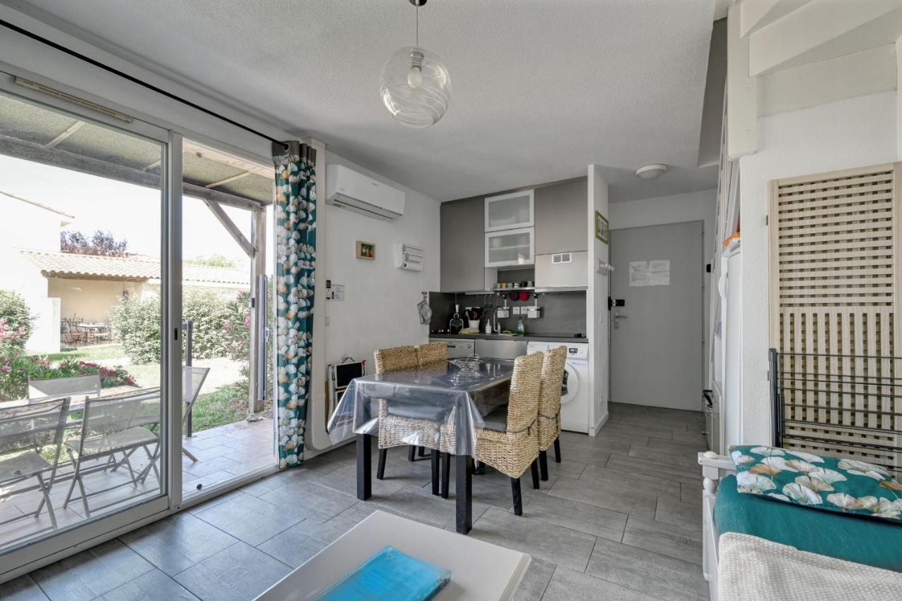 Le Petit Bonheur - Place Parking Privee - Clim - Terrasse - Piscine Partagee - Proche Parc Spirou Saint-Saturnin-les-Avignon Екстер'єр фото